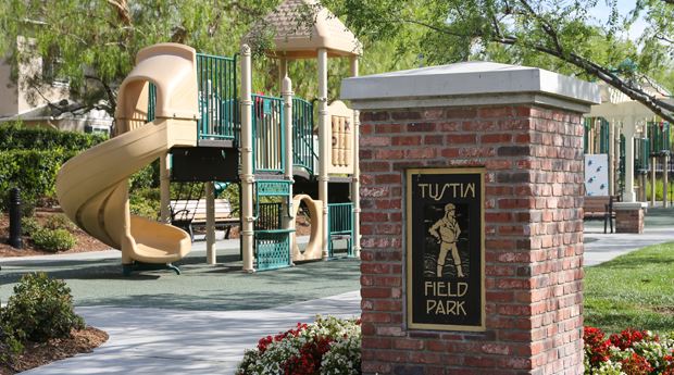 Tustin Field Park Entrance